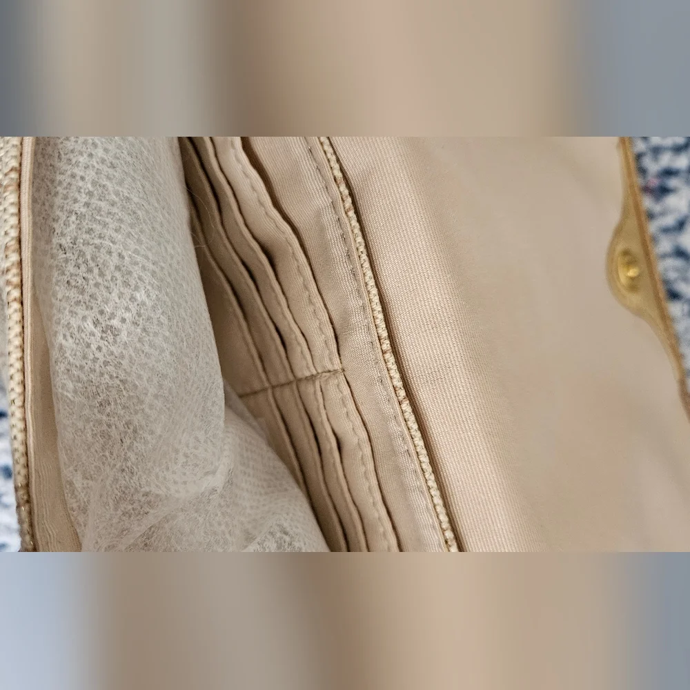 Coach wristlet bag. - Picture 4 of 9